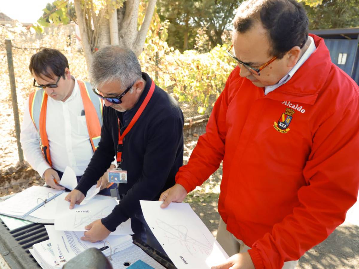 Municipio ChillanVejano inicia bacheo en caletera de Rucapequén