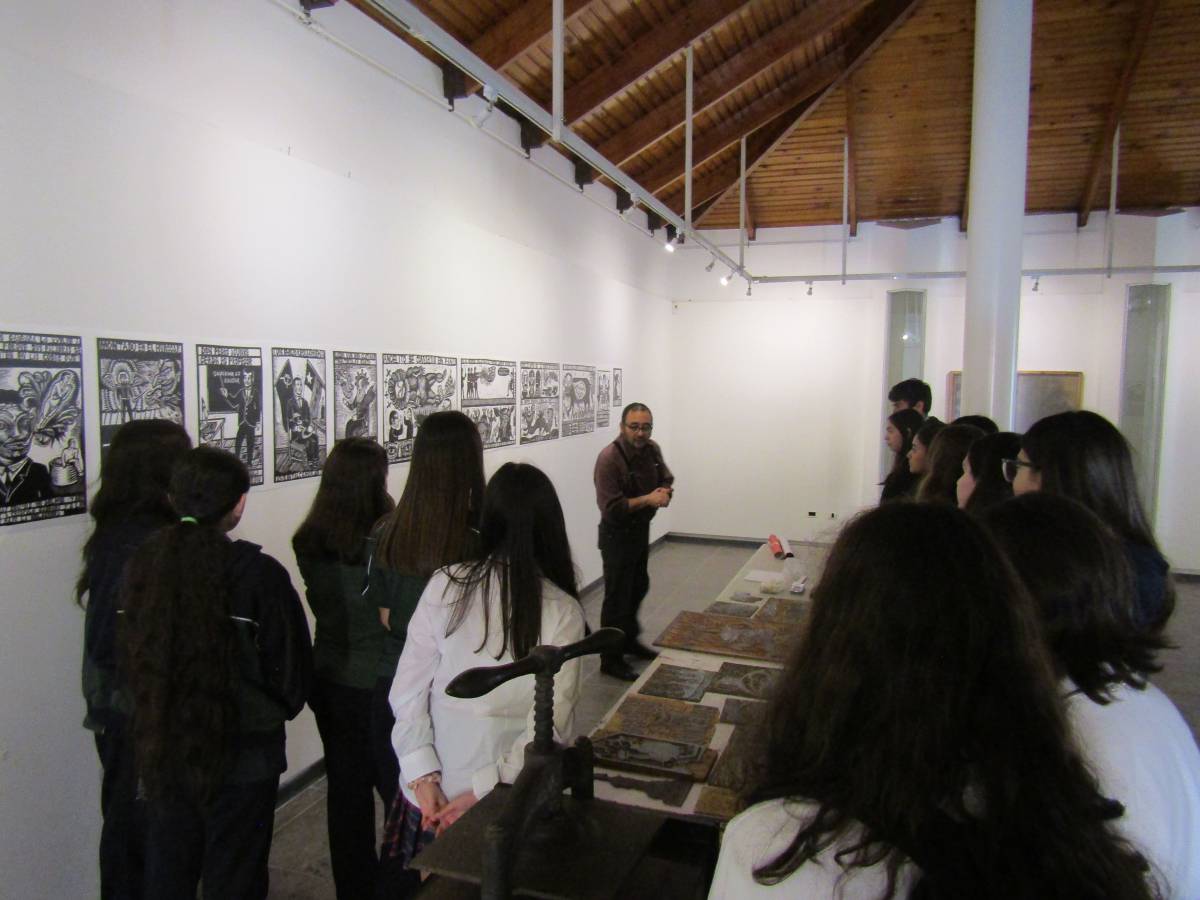 Grabados de Claudio Romo se exhiben en el Museo Internacional de la Gráfica