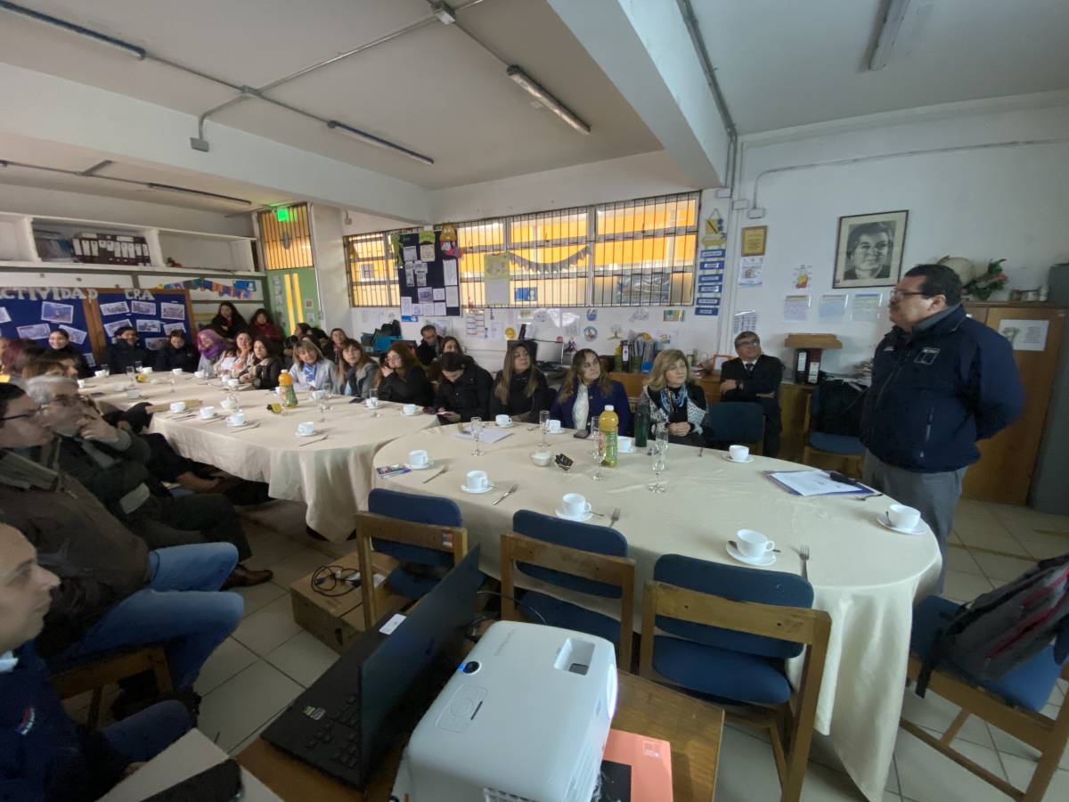 Seremi de Educación presenta propuesta de actualización curricular en Escuela Gabriela Mistral de Chillán
