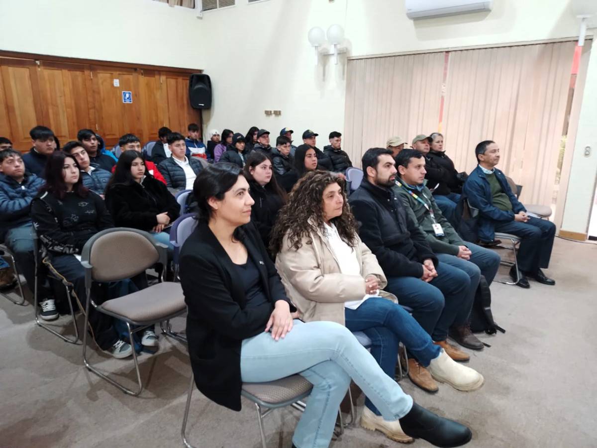 INIA Raihuen y FIA lanzan publicación para enseñar a usar mejor los equipos de riego tecnificado