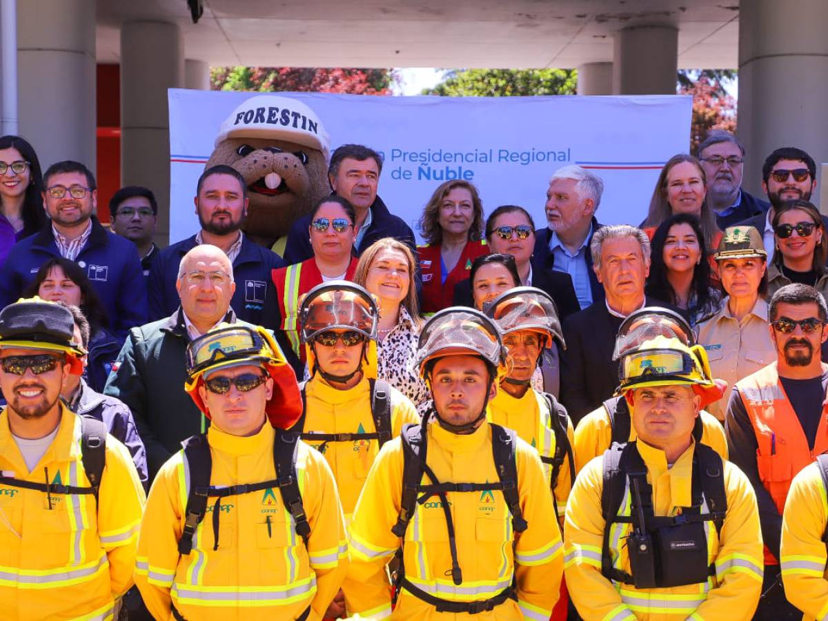Ministro de Agricultura encabeza lanzamiento del plan de combate de incendios forestales en la región de Ñuble