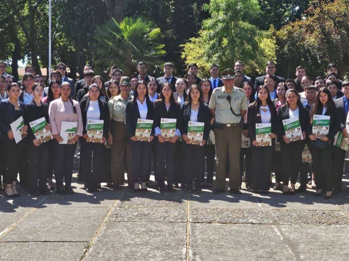Setenta y nueve jóvenes ñublensinos inician su formación como Carabineros de Chile.