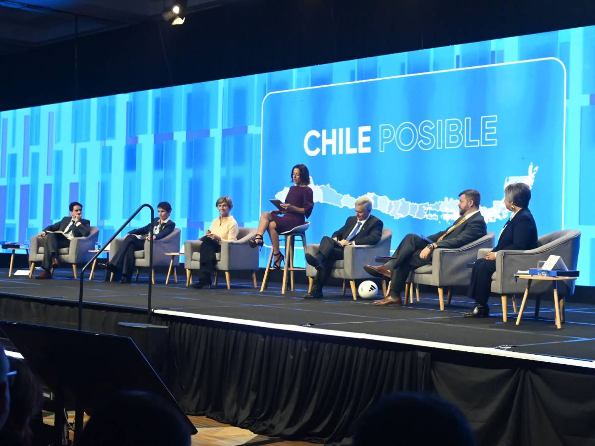 Candidatos presidenciales dialogan sobre propuestas CChC en primera jornada de Semana de la Construcción